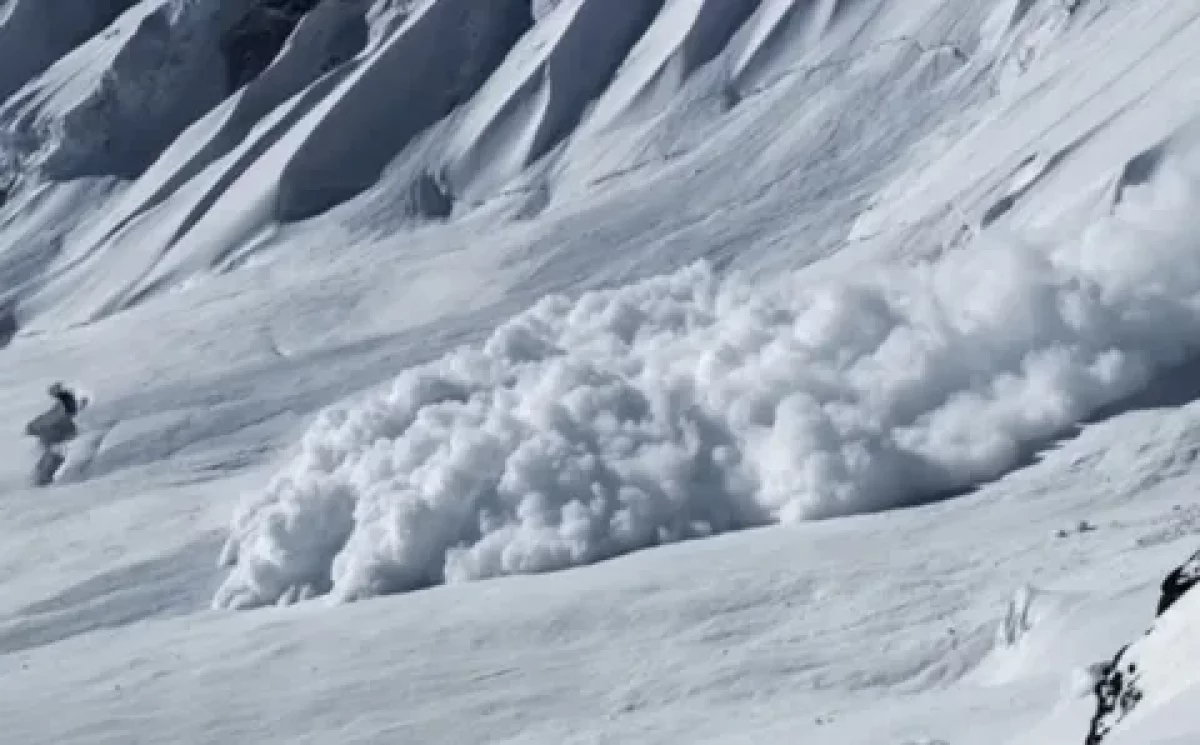 ТЖД ескертуі: Алматы тауларында қар көшкіні жүруі мүмкін