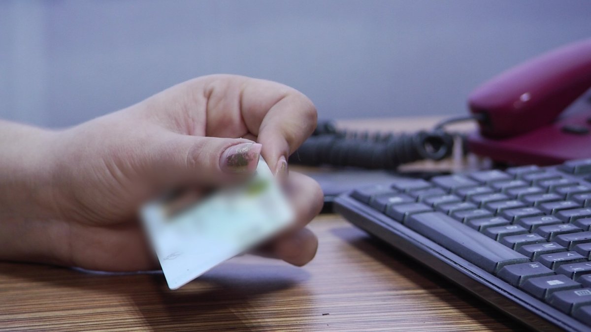 Хакеры и юристы рассказали, как мошенники используют данные с копий удостоверений личности