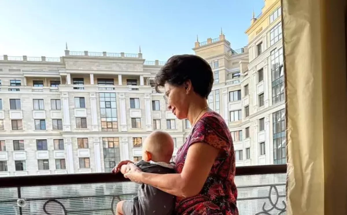 "ҰБТ-да бұл туралы сұрақ болғанын естідім". Әли Оқапов Роза Рымбаеваның 10 бөлмелі пәтері туралы айтты