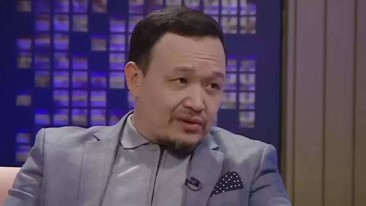 "Көпбалалы әкемін": әнші Бауыржан Исаев отбасы жайлы айтты