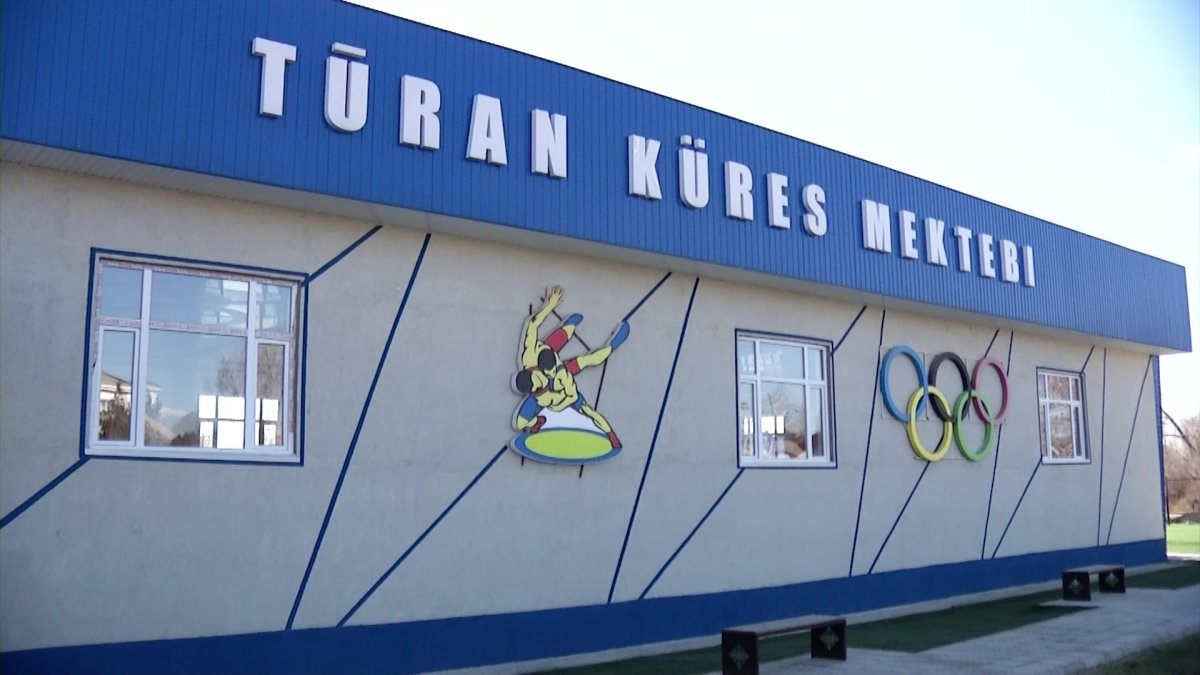 Жетісу облысының мәслихат депутаты туған ауылына спорт мектебін сыйға тартты