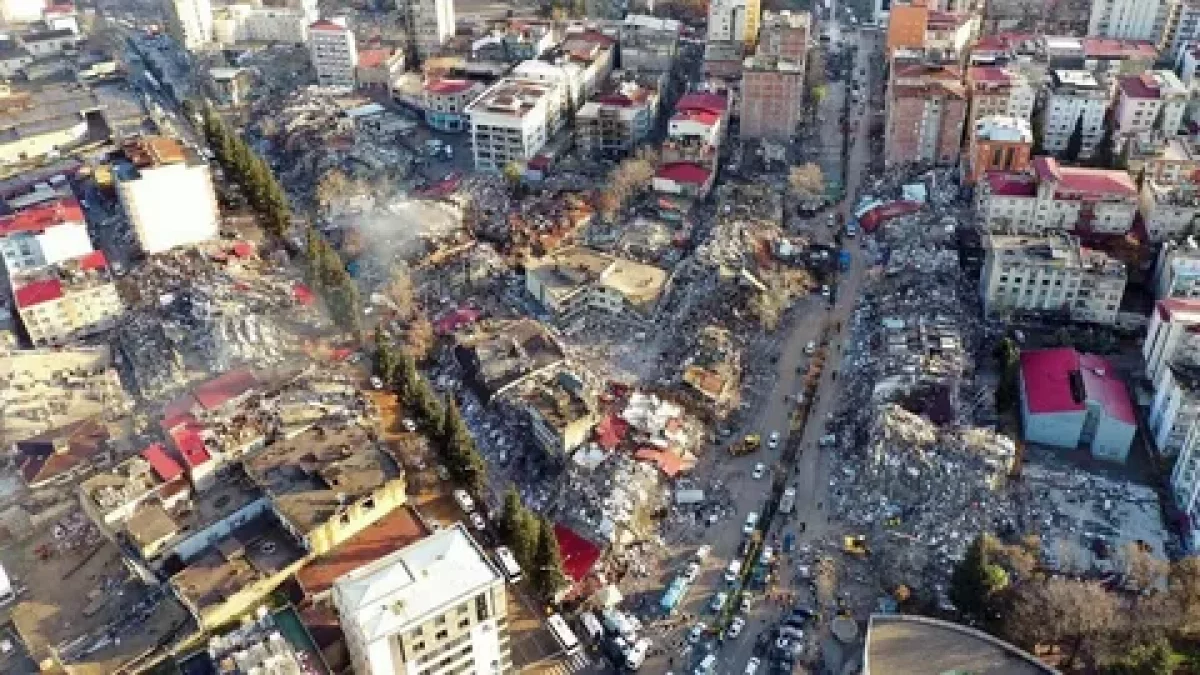 Ыстанбұлдағы қазақтар жер сілкінісінен зардап шеккендерге көмек жолдап жатыр