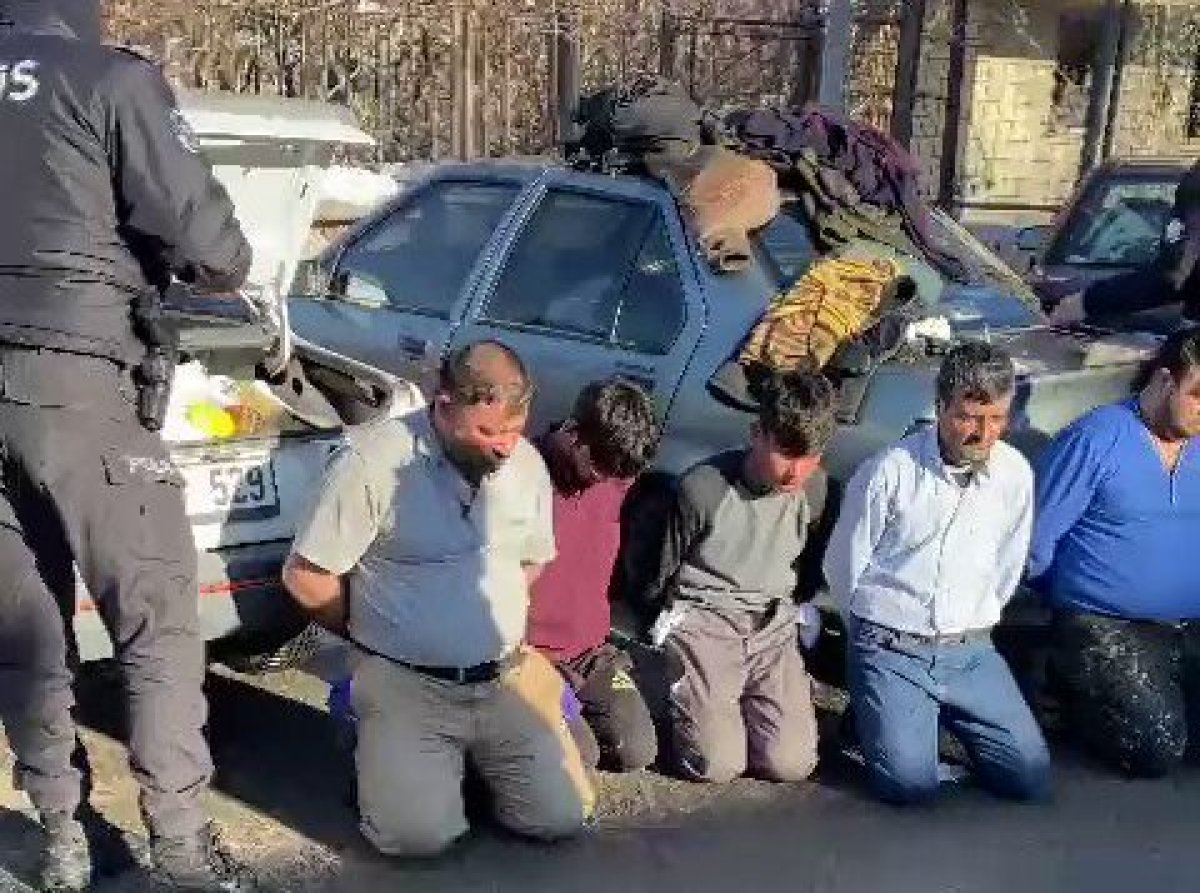 Расправы над турецкими мародёрами попали на видео