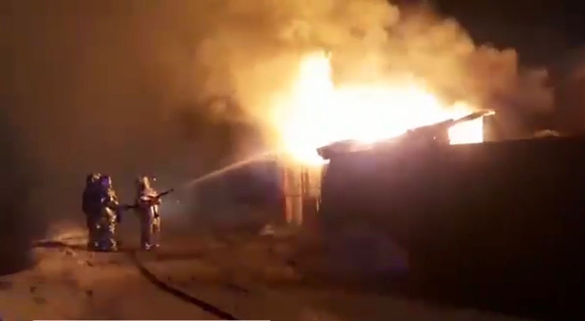 Два жителя Семея едва не сгорели в бане