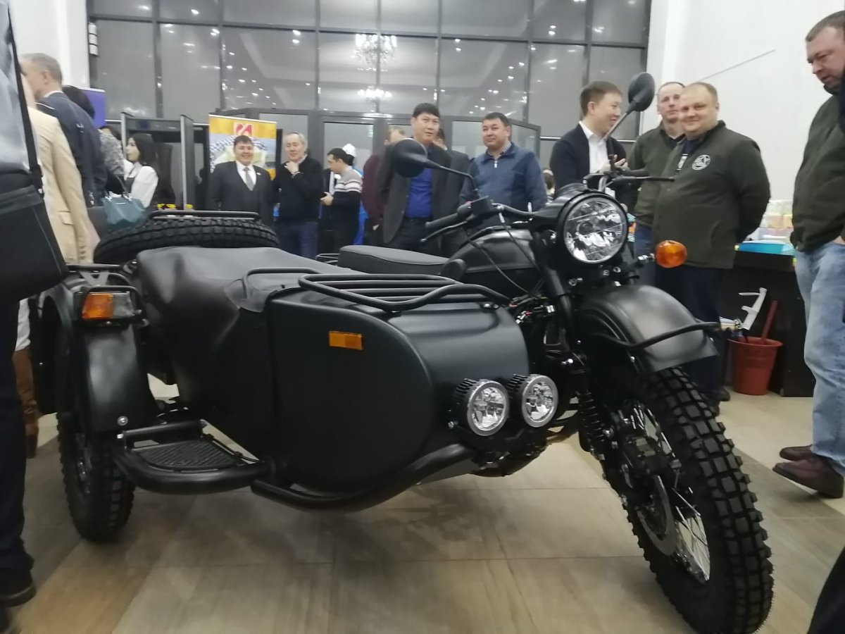 Более 600 "Уралов" собрали в Северном Казахстане после релокации завода из России