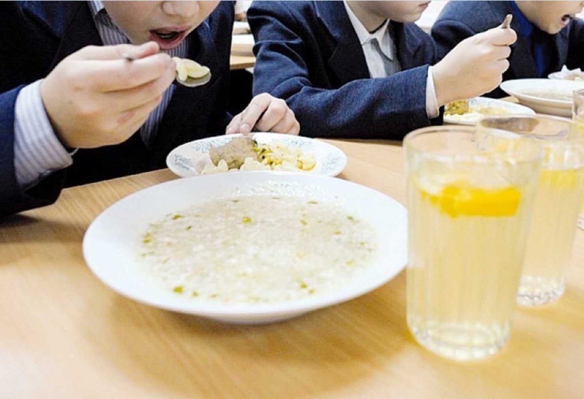 Слишком солёно и сладко: питание в казахстанских школах не соответствует международным нормам