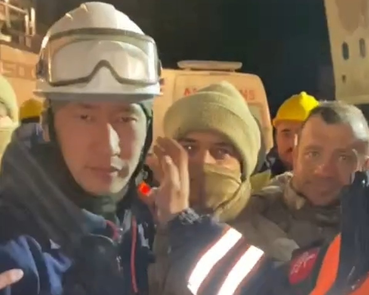 Казахстанский студент помогает спасать жизни после землетрясения в Турции