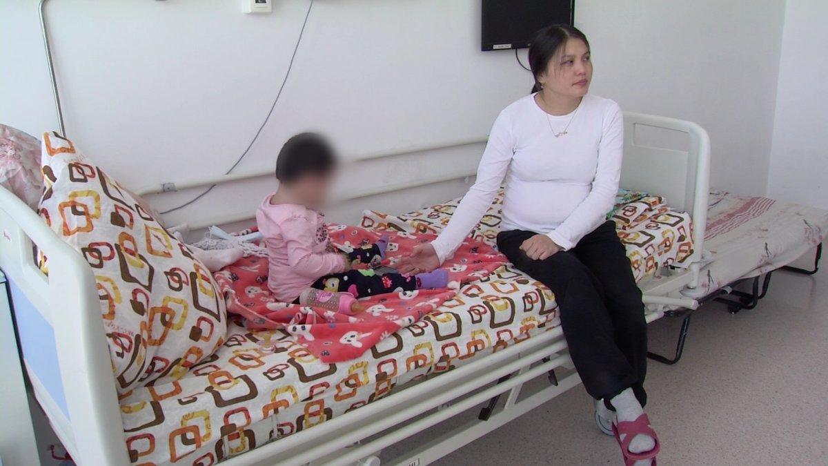 Астаналық екі сәби өлім аузынан қалды