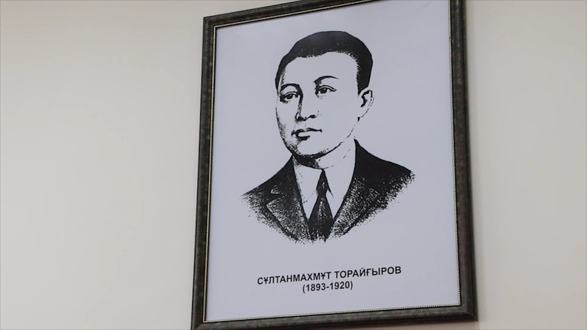 Нужно доводить до молодёжи качественную и интересную информацию о казахской интеллигенции, - писатели