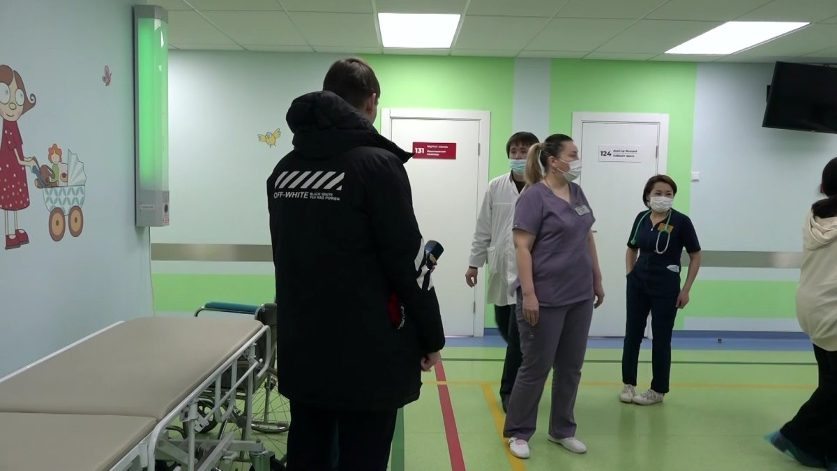 Қызылжарлық мектепте балтадан зардап шеккен балаларға алғашқы көмек көрсеткен фельдшер сынға ұшырады