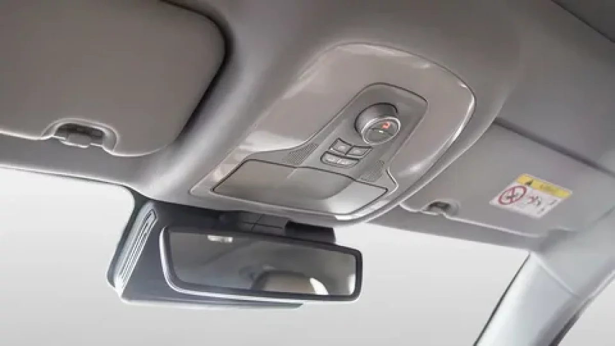 SOS батырмасы жоқ көліктерді әкелуге тағы бір жыл тыйым салынады