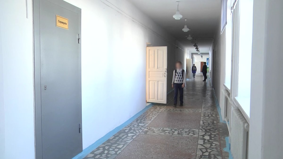 Павлодарда 9-сынып оқушысы мектепте улы сұйықтық шашқан