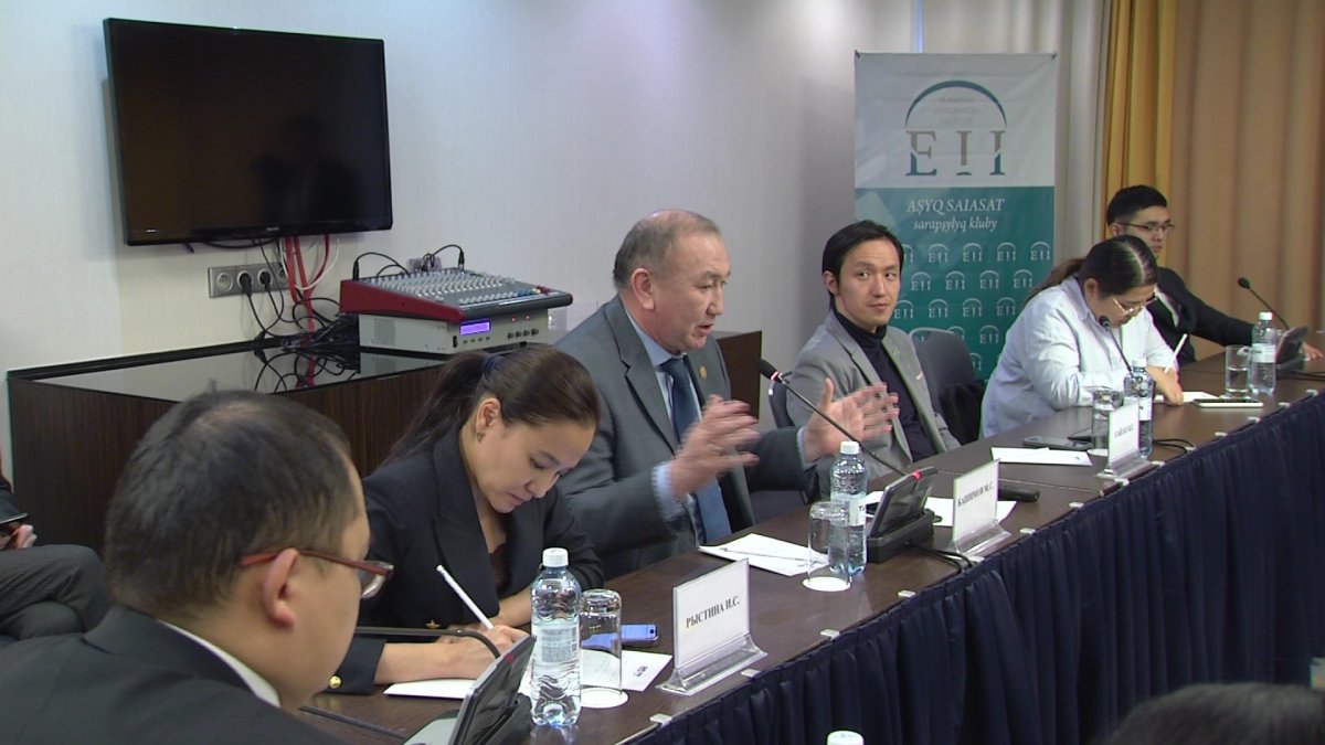 Казахстанский опыт демократического развития обсудили эксперты