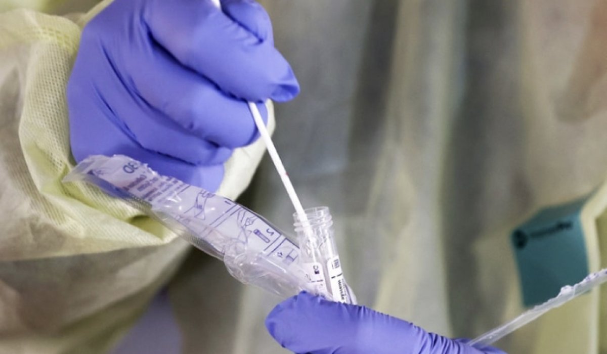 Коронавирус все еще среди нас: 1700 казахстанцев лечатся от COVID-19