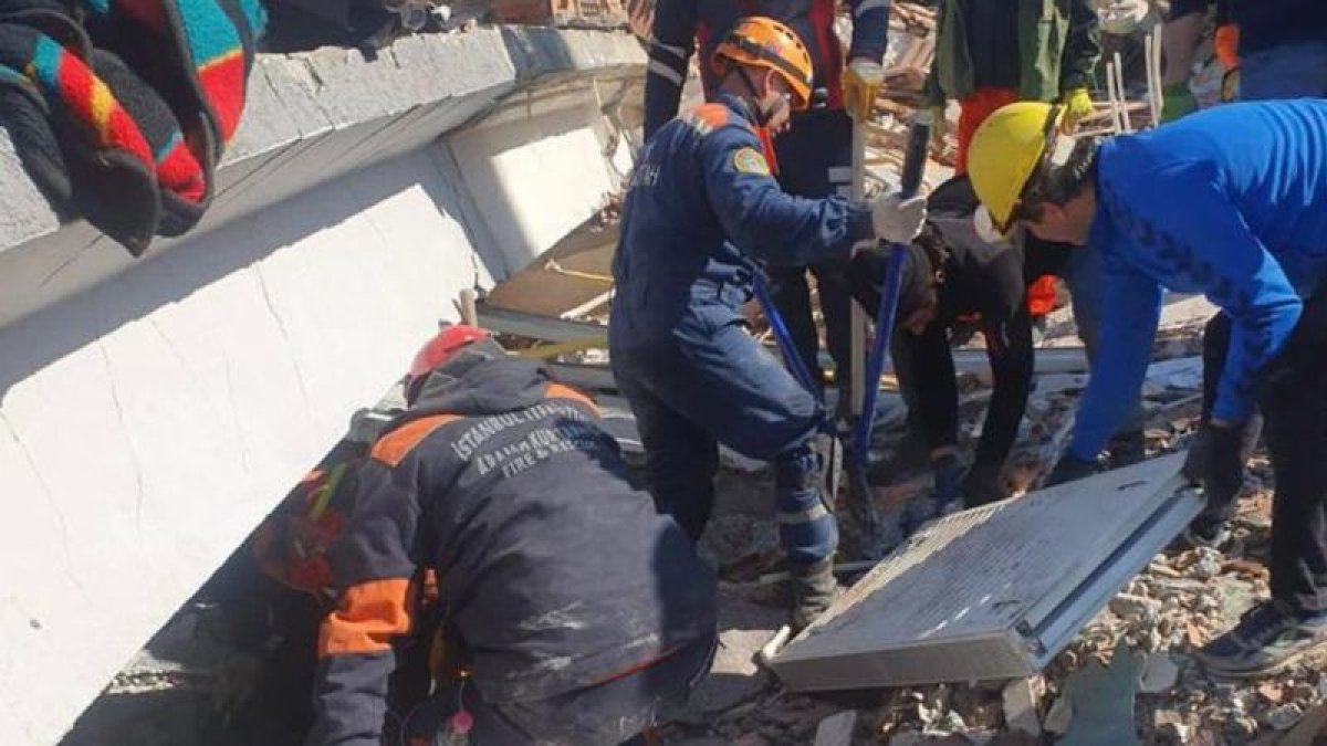 Түркияда жойқын жер сілкінісінен қаза тапқан адамдар саны 40 мыңнан асты