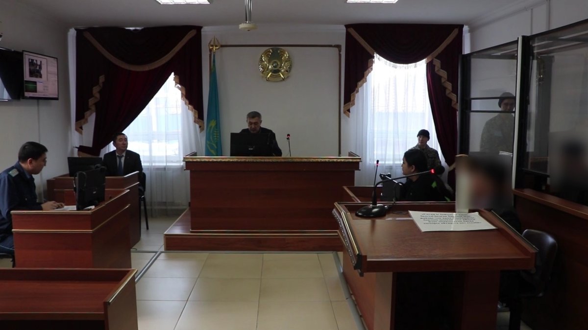 Ақтөбеде мектеп директоры әйелі мен қызын пышақтаған