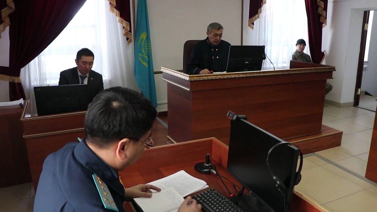 «Постелила не в той комнате»: экс-директора школы судят в Актобе за покушение на жену