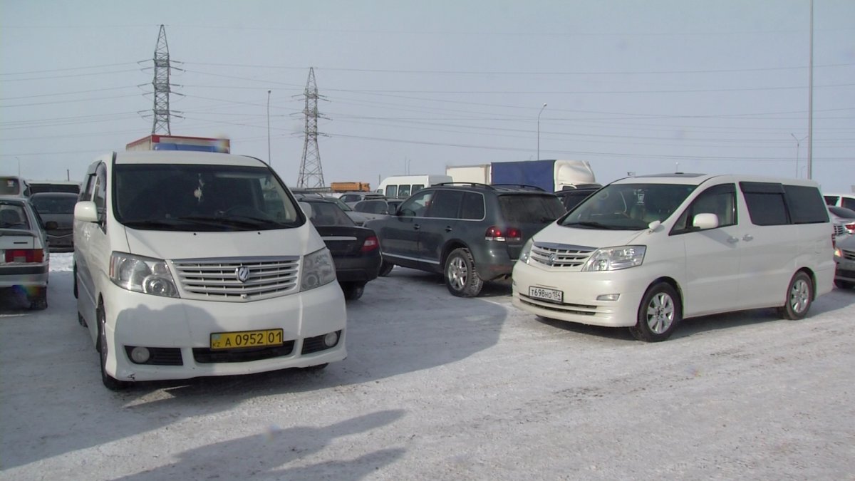 Астанада жүзден астам шетелдік автокөлік иесі наразылық білдірді