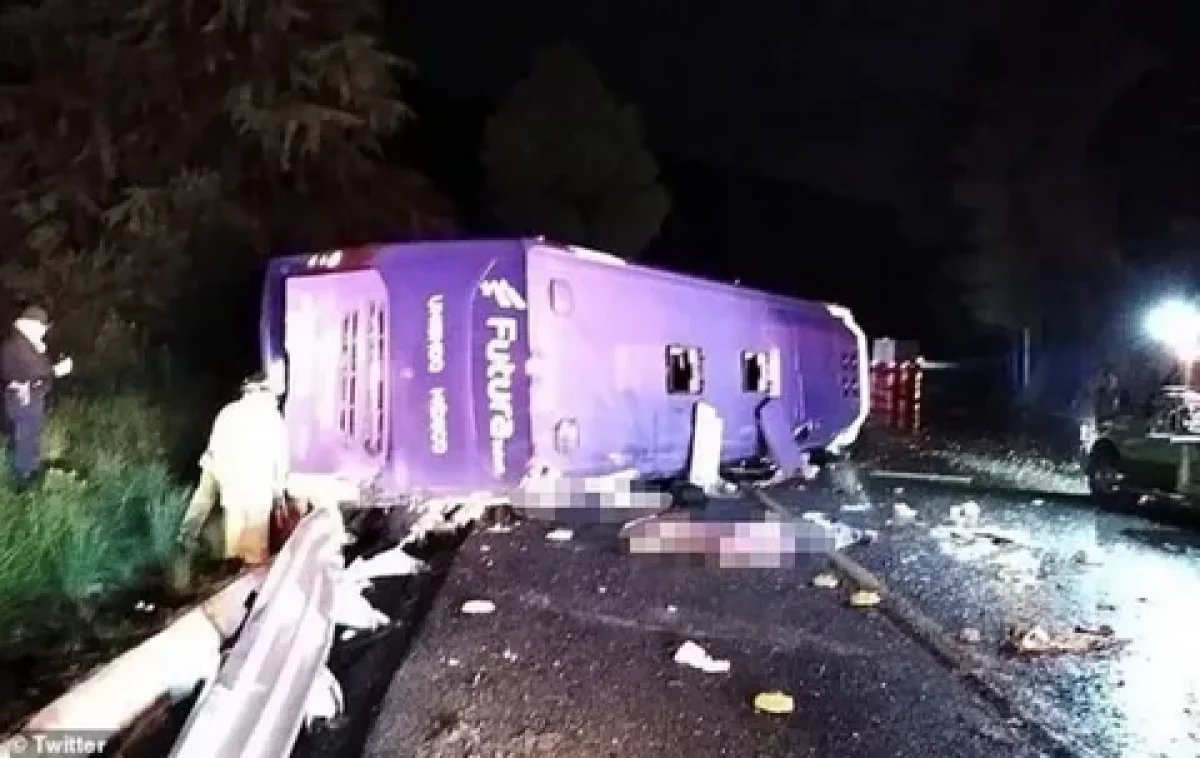 Мексикада автобус апатынан 17 адам қаза тапты