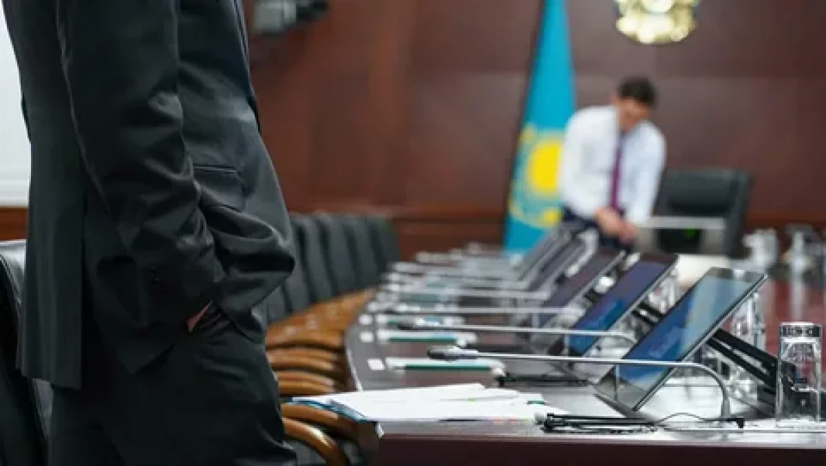 Университет түлектері кейбір мемлекеттік қызметке іріктеусіз орналаса алады