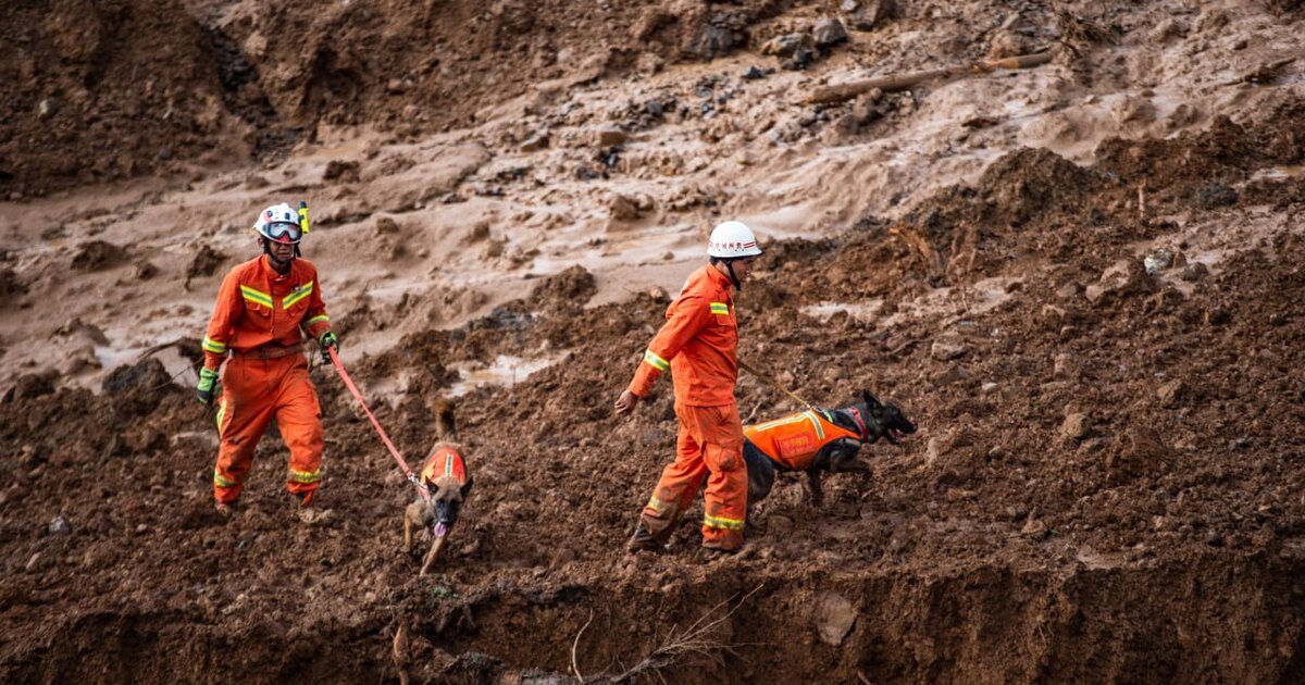 57 человек пропали без вести после обрушения в китайской шахте