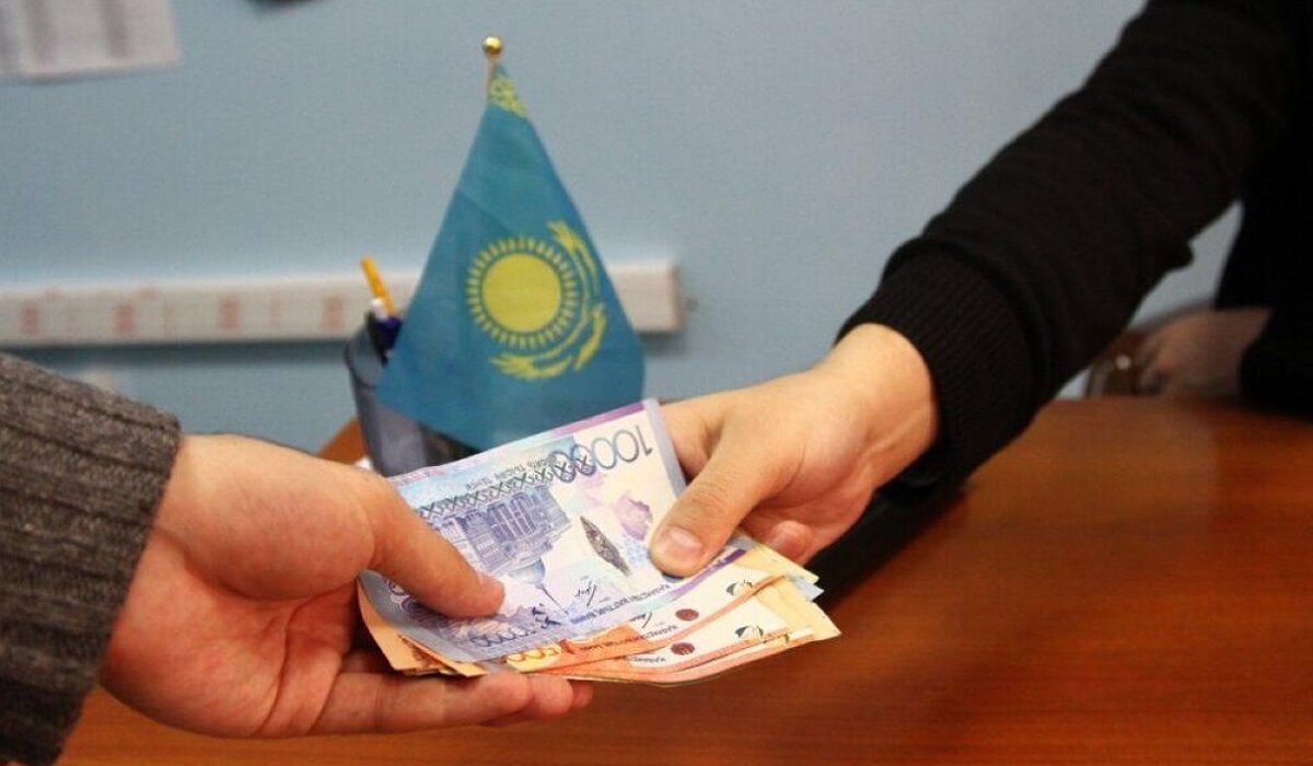 Ақтөбеде мектеп директоры 600 мың теңге пара алды деген күдікпен ұсталды