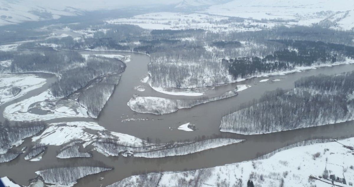 Большая вода близко: жителям ВКО советуют собирать вещи