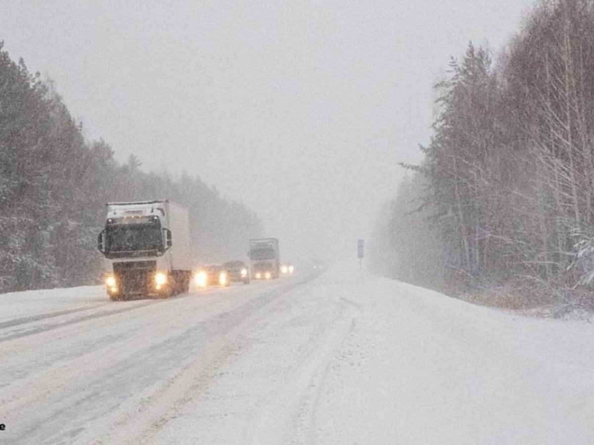 Закрыты 18 участков республиканских автодорог из-за непогоды