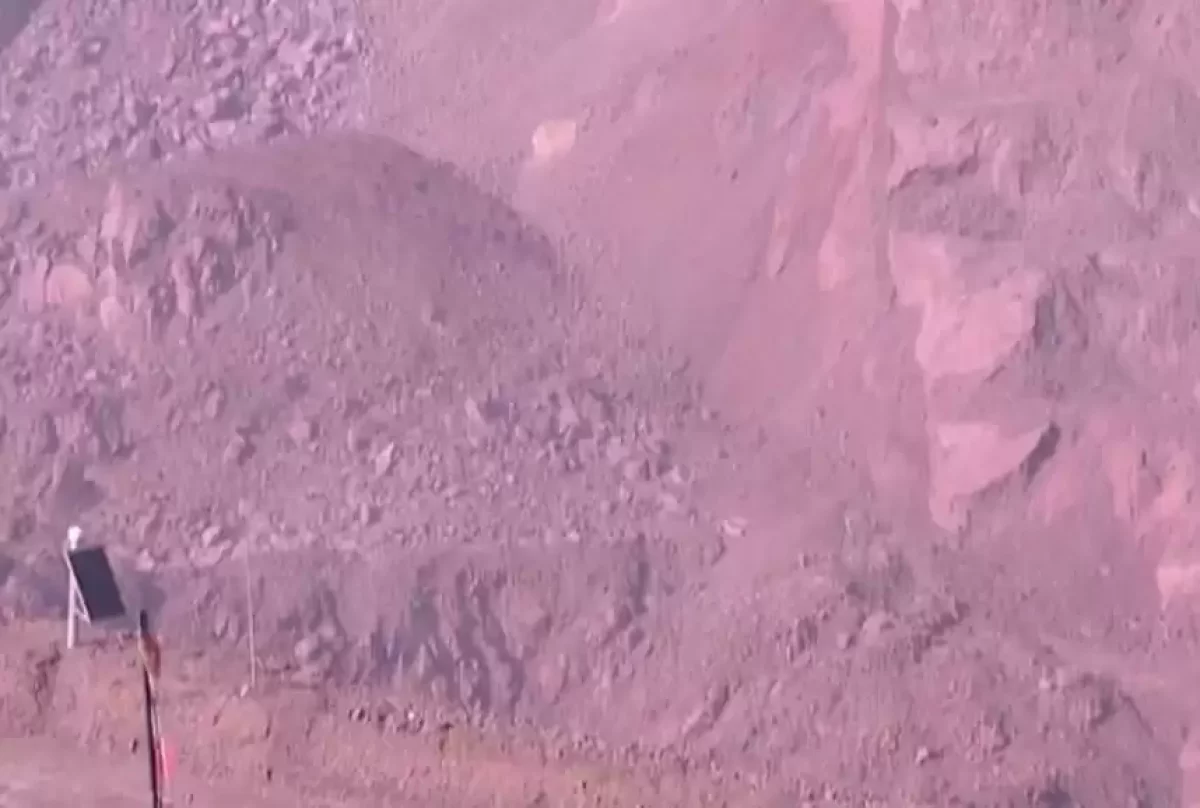 Қытайда қираған көмір карьерінде алты адам қаза тапты