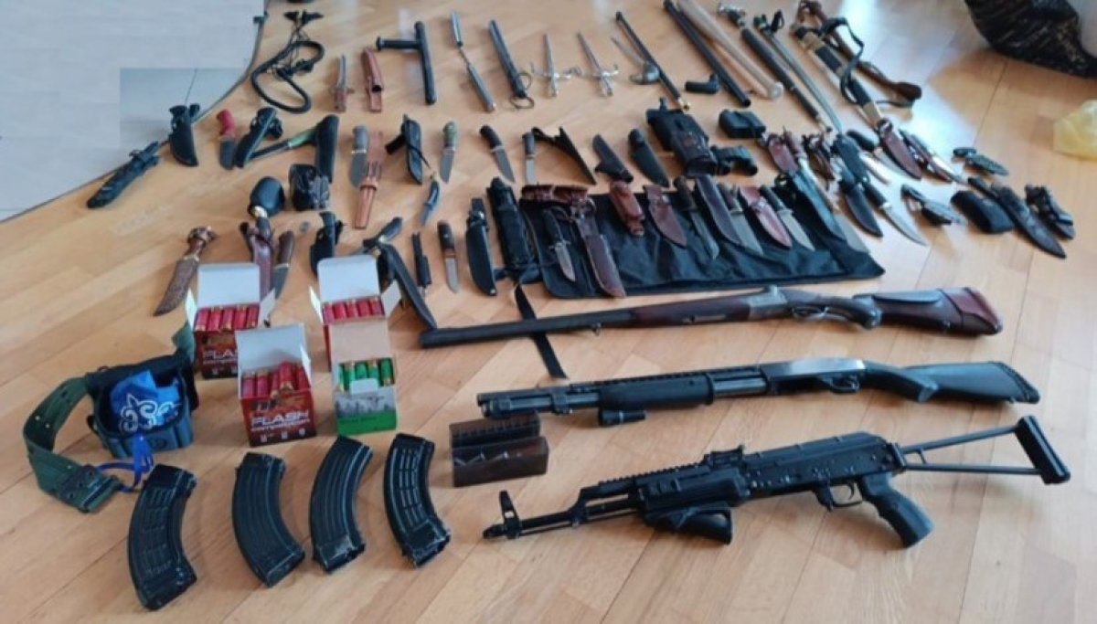 Трости со скрытыми клинками: оружие по законспирированным каналам поставляли в Алматы