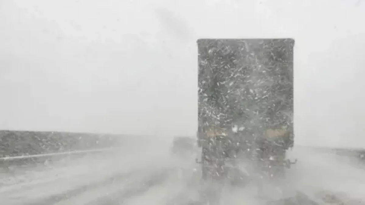 В шести областях Казахстана закрыты дороги из-за непогоды