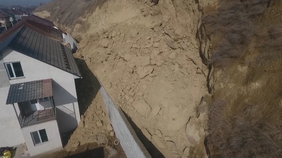 Алматы облысында топырақ көшкінінен екі тұрғын үй зардап шекті