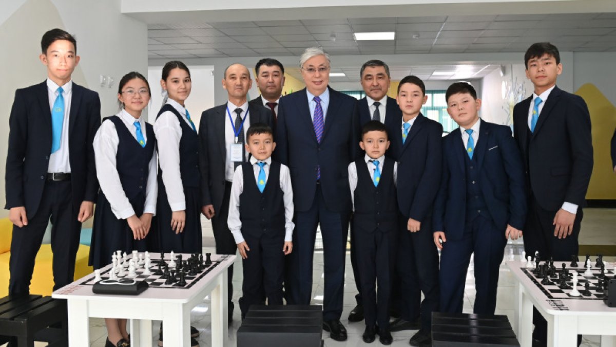 Мемлекет басшысы Көктал ауылдық мектебіне барды