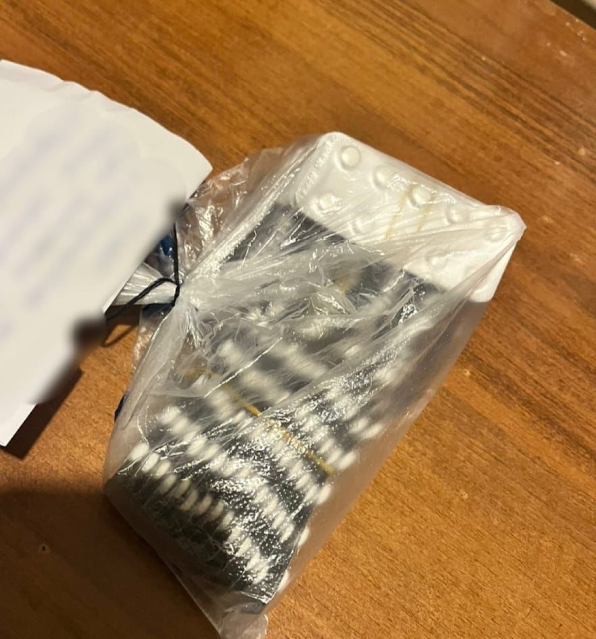 Түркістан облысының полицейлері 300-ден астам "Трамадол" таблеткасын сатқан дәрігерді ұстады