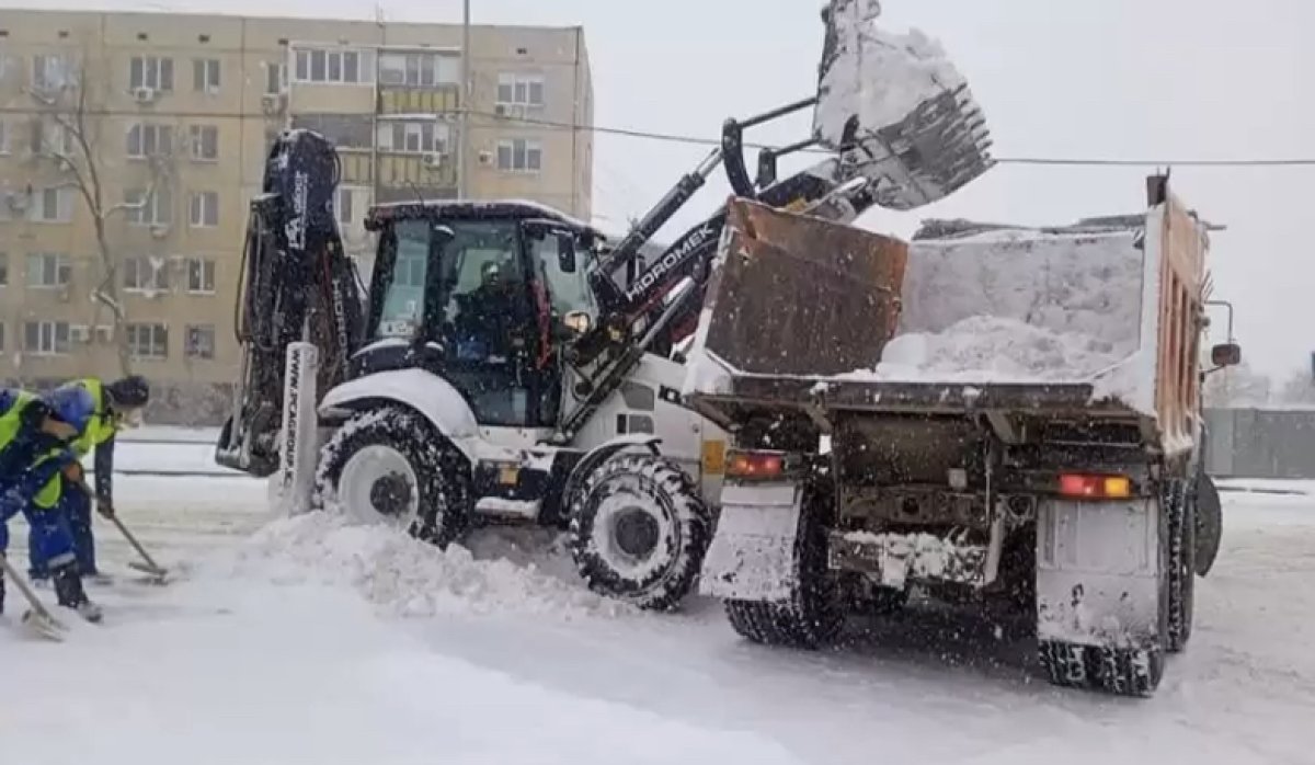 Первый снег в феврале: зима пришла в Атырау