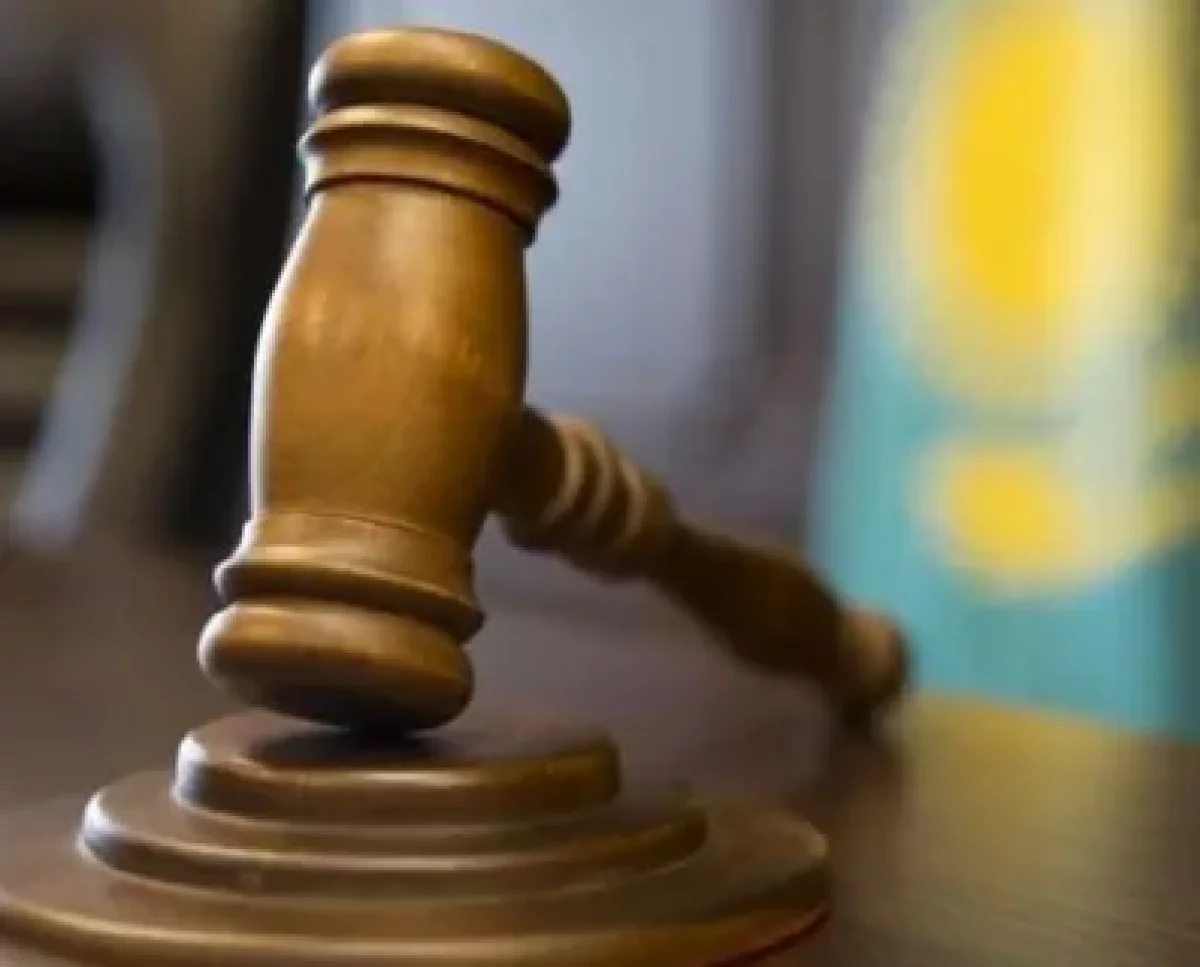 Павлодарда сыра ішкен шенеунік жұмысынан қуылды