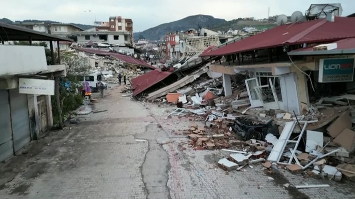 Четверых казахстанцев разыскивают в Турции после землетрясения