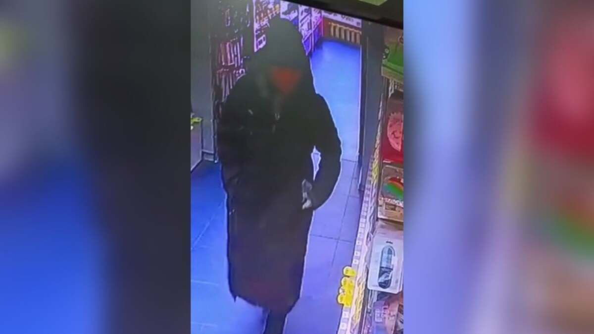 Красиво жить не запретишь: парфюм от Versace украла астанчанка