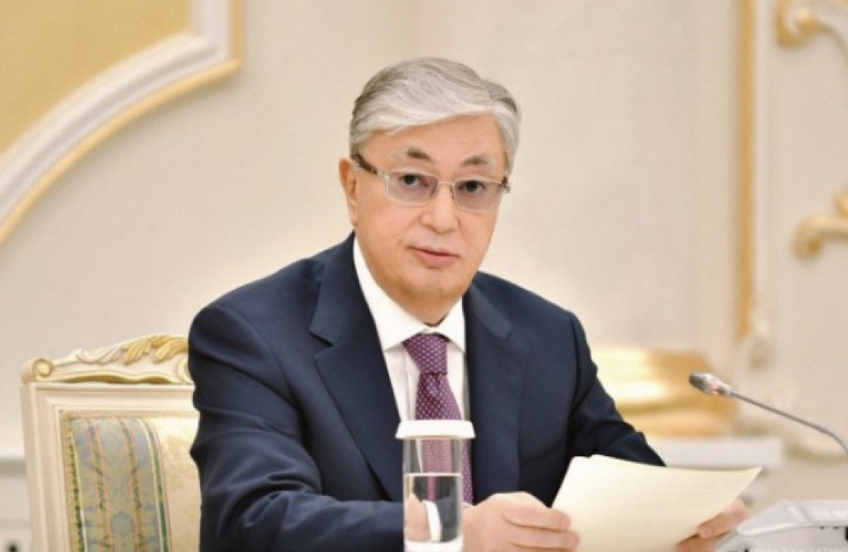 Токаев поздравил казахстанцев с Днем благодарности