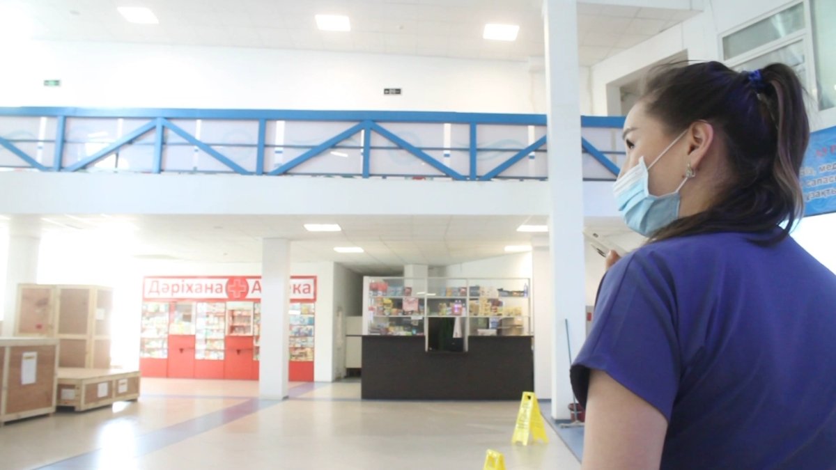 За несколько часов до операции пациент сбросился со второго этажа мангистауской больницы