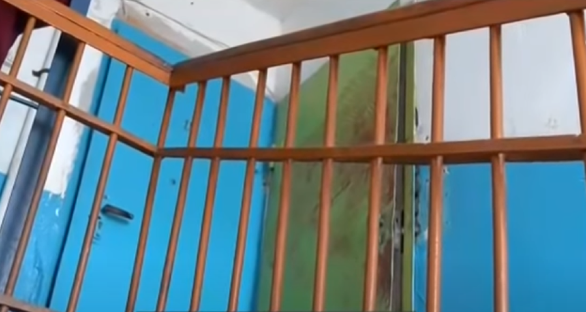 Облил керосином и поджог: житель Рудного избежал наказания