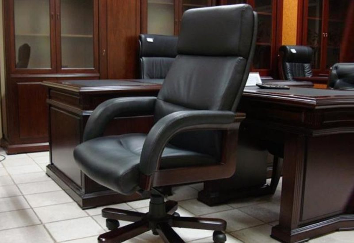 Кресло за 336 тысяч тенге купили в районном центре соцуслуг в ЗКО