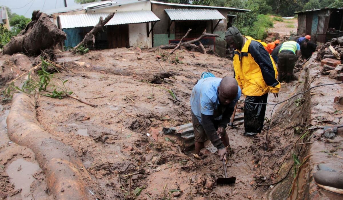Африкада 100-ден астам адам қайтыс болды