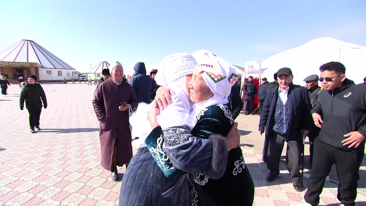 Амал мерекесін тойлауға Отпан тауға 10 мыңнан астам адам жиналды