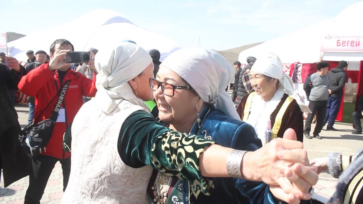 "Огонь единства" зажгли на горе Отпан в Мангистауской области