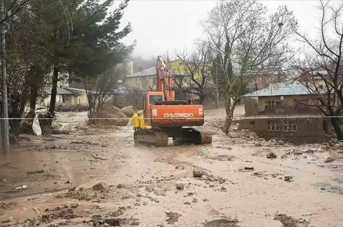 Түркиядағы су тасқынынан көз жұмғандар саны 10 адамға жетті