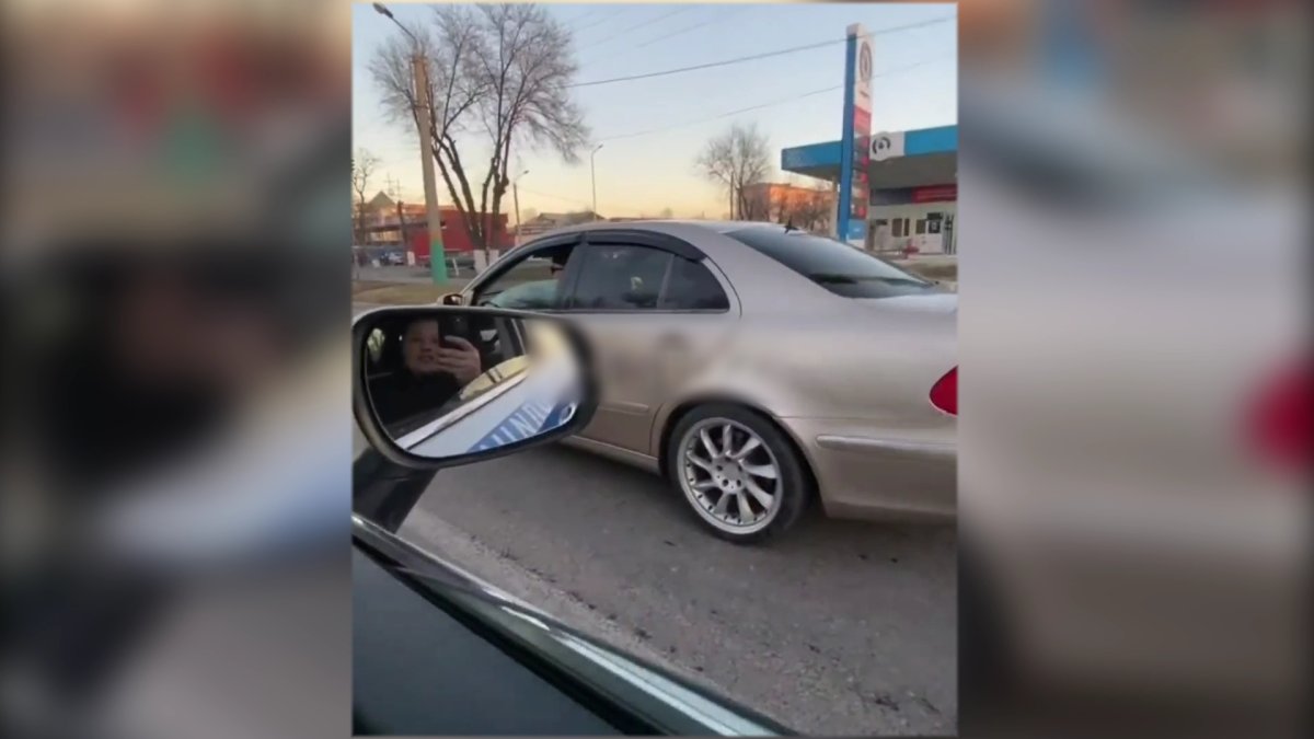 «Новая часть Форсажа»: полицейский устроил гонку в Таразе