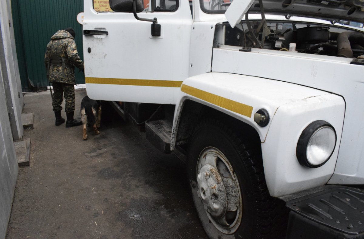 Телефон в грузовике пытались пронести в колонию СКО