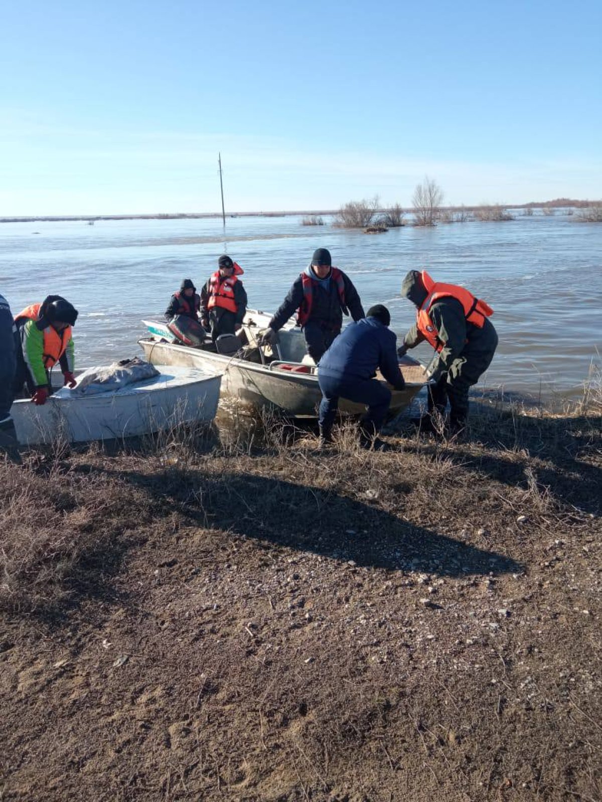 В Актюбинской области продолжаются противопаводковые работы