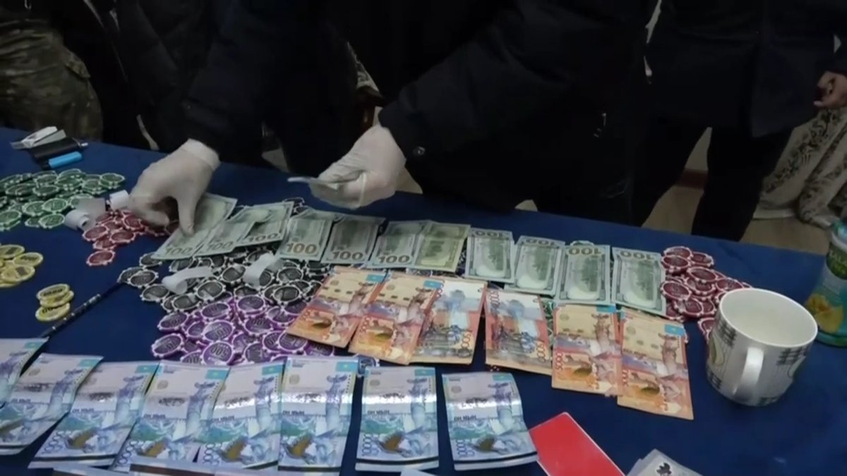 «Неудачный подсчет»: в Атырауской области арестовали организаторов подпольного казино